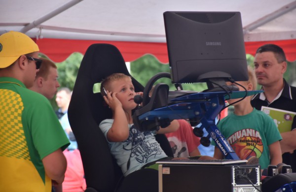 Ralio „Aplink Lietuvą“ dalyviai užsuko ir į Jonavą