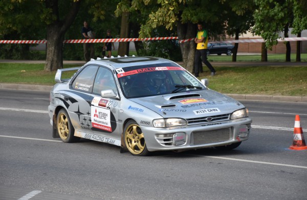 Ralio „Aplink Lietuvą“ dalyviai užsuko ir į Jonavą