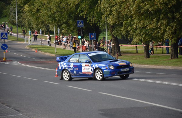 Ralio „Aplink Lietuvą“ dalyviai užsuko ir į Jonavą