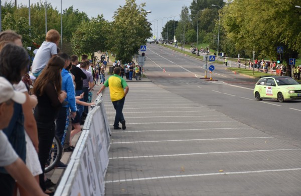 Ralio „Aplink Lietuvą“ dalyviai užsuko ir į Jonavą