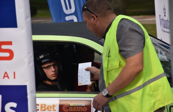 Ralio „Aplink Lietuvą“ dalyviai užsuko ir į Jonavą