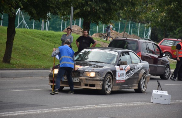 Ralio „Aplink Lietuvą“ dalyviai užsuko ir į Jonavą