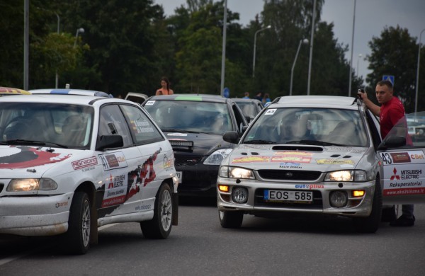 Ralio „Aplink Lietuvą“ dalyviai užsuko ir į Jonavą
