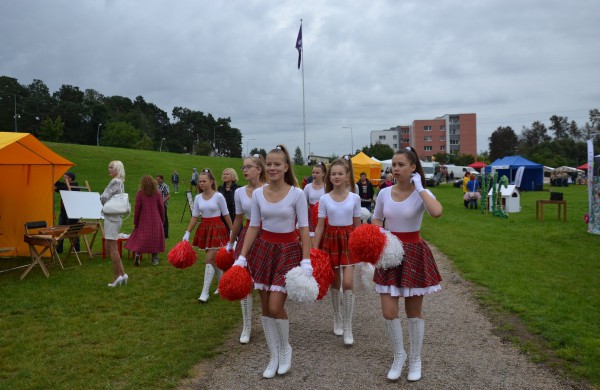 Prie akcijos „Už saugią Lietuvą“ Jonavoje prisijungė Martynas Starkus ir Simona Bandita