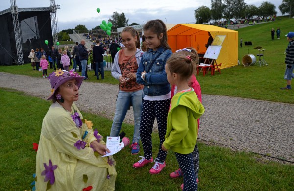 Prie akcijos „Už saugią Lietuvą“ Jonavoje prisijungė Martynas Starkus ir Simona Bandita