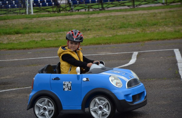 Prie akcijos „Už saugią Lietuvą“ Jonavoje prisijungė Martynas Starkus ir Simona Bandita