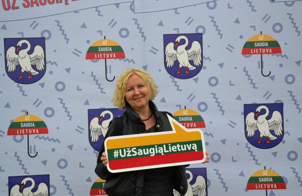 Prie akcijos „Už saugią Lietuvą“ Jonavoje prisijungė Martynas Starkus ir Simona Bandita