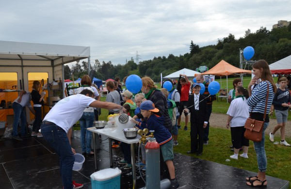 Prie akcijos „Už saugią Lietuvą“ Jonavoje prisijungė Martynas Starkus ir Simona Bandita