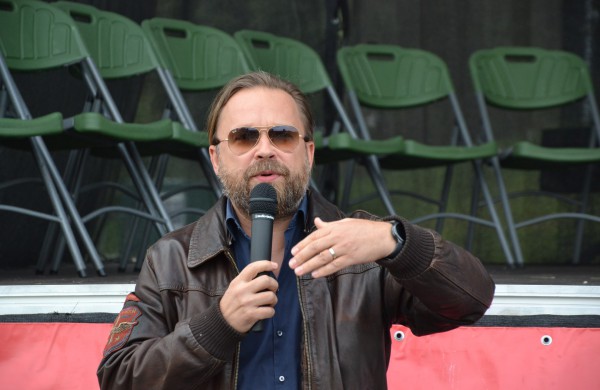 Prie akcijos „Už saugią Lietuvą“ Jonavoje prisijungė Martynas Starkus ir Simona Bandita