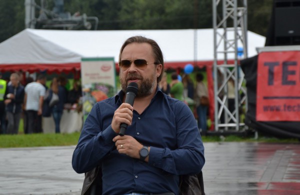 Prie akcijos „Už saugią Lietuvą“ Jonavoje prisijungė Martynas Starkus ir Simona Bandita