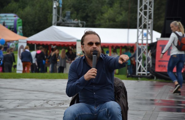 Prie akcijos „Už saugią Lietuvą“ Jonavoje prisijungė Martynas Starkus ir Simona Bandita