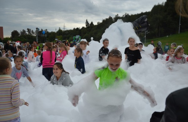 Prie akcijos „Už saugią Lietuvą“ Jonavoje prisijungė Martynas Starkus ir Simona Bandita