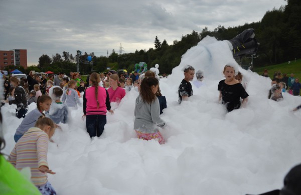 Prie akcijos „Už saugią Lietuvą“ Jonavoje prisijungė Martynas Starkus ir Simona Bandita
