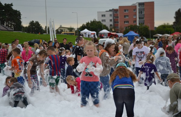Prie akcijos „Už saugią Lietuvą“ Jonavoje prisijungė Martynas Starkus ir Simona Bandita