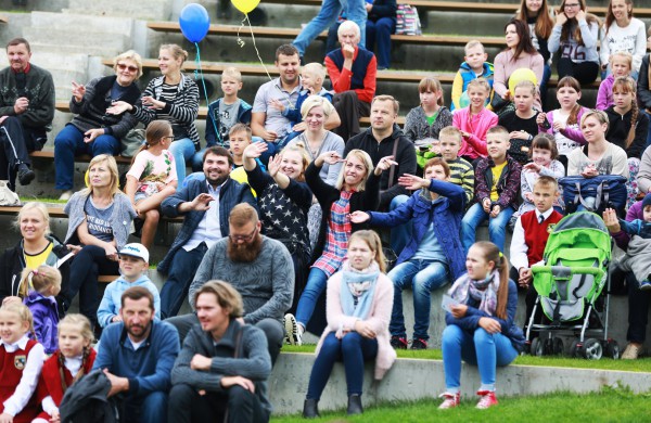 Prie akcijos „Už saugią Lietuvą“ Jonavoje prisijungė Martynas Starkus ir Simona Bandita