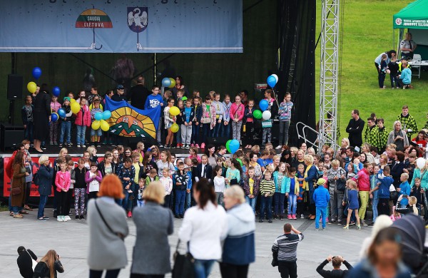 Prie akcijos „Už saugią Lietuvą“ Jonavoje prisijungė Martynas Starkus ir Simona Bandita