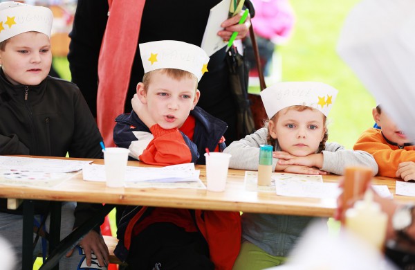 Prie akcijos „Už saugią Lietuvą“ Jonavoje prisijungė Martynas Starkus ir Simona Bandita