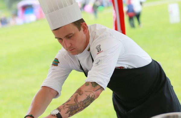 Prie akcijos „Už saugią Lietuvą“ Jonavoje prisijungė Martynas Starkus ir Simona Bandita