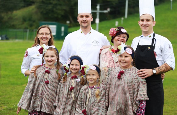 Prie akcijos „Už saugią Lietuvą“ Jonavoje prisijungė Martynas Starkus ir Simona Bandita