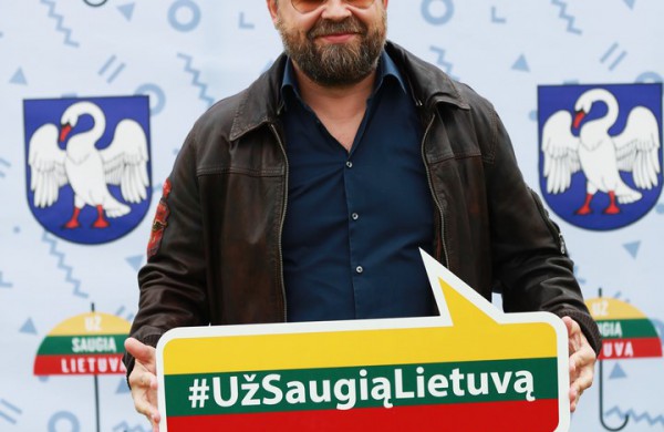 Prie akcijos „Už saugią Lietuvą“ Jonavoje prisijungė Martynas Starkus ir Simona Bandita