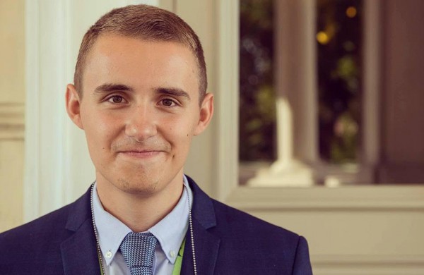 Jonavos Senamiesčio gimnazijos moksleivis darbavosi Krašto apsaugos ministerijoje