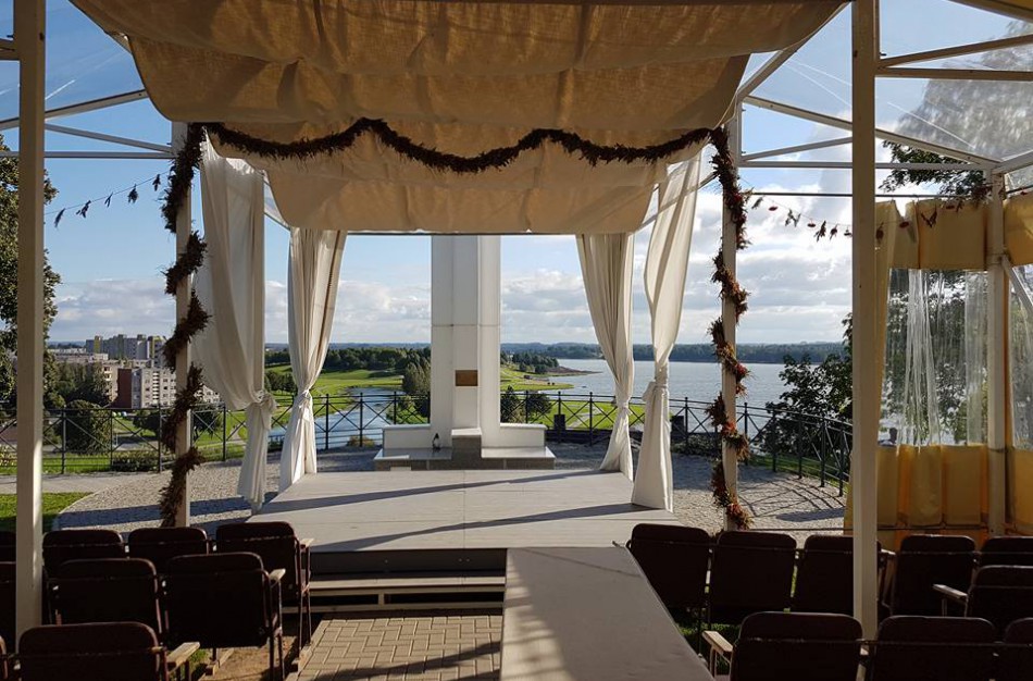 Jonaviečiai kviečiami diskusijai: ar Jonavoje reikia atviros terasos santuokoms?