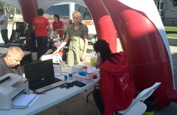 Nacionalinis kraujo centras sunerimęs -kraujo atsargos ties išsekimo riba