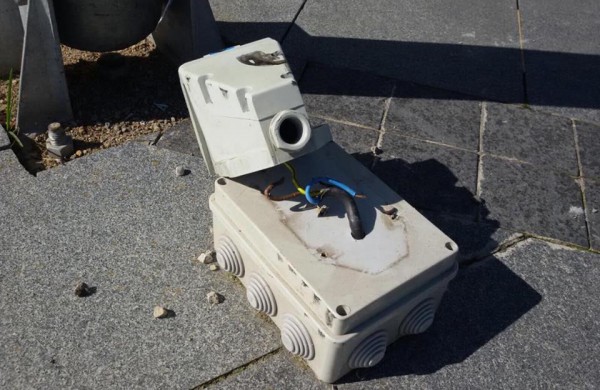 Ir vėl kažkam panižo rankos, o tiksliau, kojos