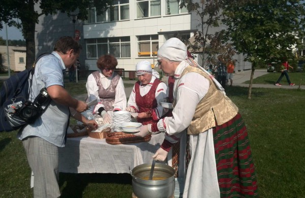 Šventė “Rudens mozaika” dar labiau suartina Šveicarijos bendruomenę