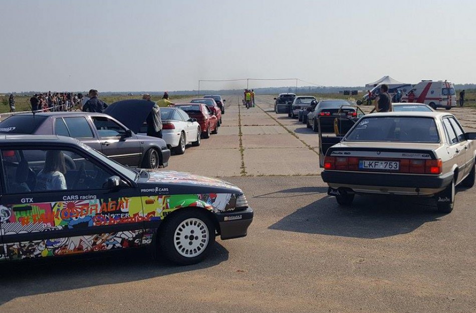 Ruklos aerodrome – automobilių lenktynės