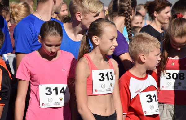 Bėgikai rudens varžyboms vėl rinkosi Jonavoje 