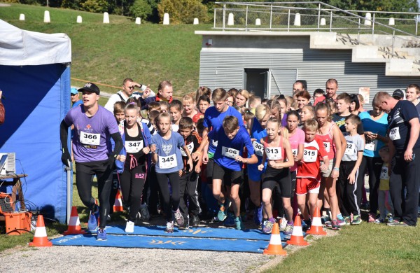 Bėgikai rudens varžyboms vėl rinkosi Jonavoje 