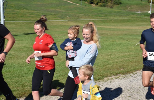 Bėgikai rudens varžyboms vėl rinkosi Jonavoje 