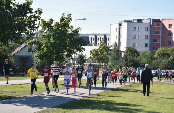 Bėgikai rudens varžyboms vėl rinkosi Jonavoje 