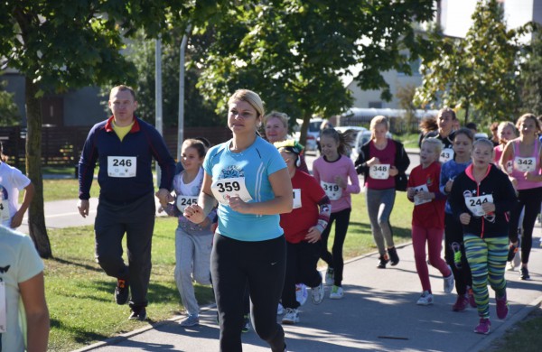 Bėgikai rudens varžyboms vėl rinkosi Jonavoje 