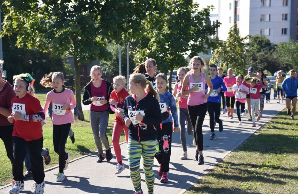 Bėgikai rudens varžyboms vėl rinkosi Jonavoje 