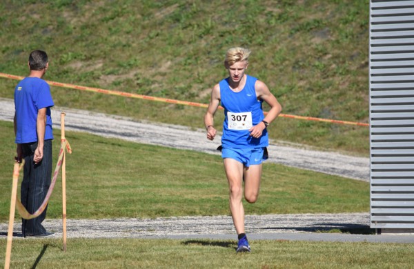 Bėgikai rudens varžyboms vėl rinkosi Jonavoje 