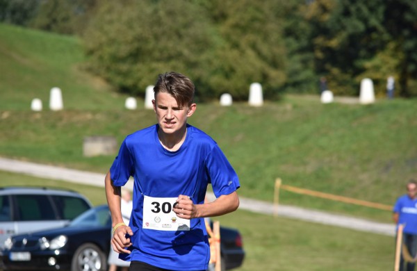Bėgikai rudens varžyboms vėl rinkosi Jonavoje 