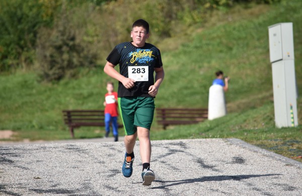 Bėgikai rudens varžyboms vėl rinkosi Jonavoje 