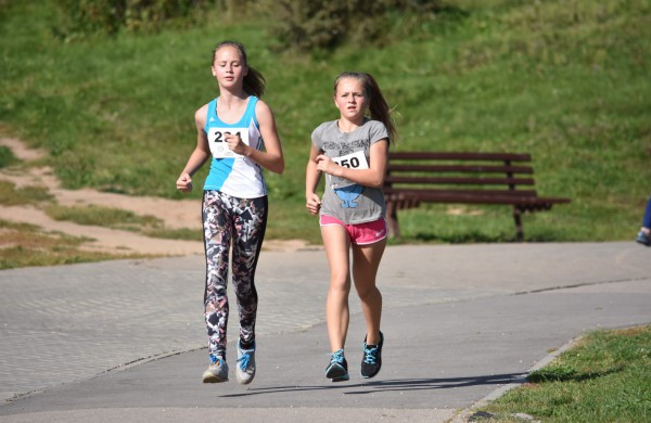Bėgikai rudens varžyboms vėl rinkosi Jonavoje 