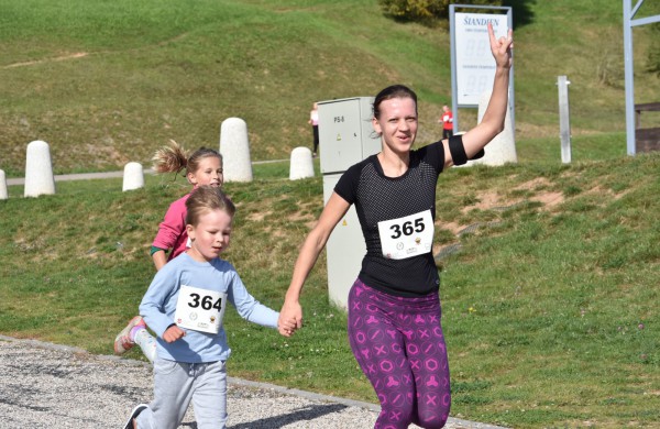 Bėgikai rudens varžyboms vėl rinkosi Jonavoje 