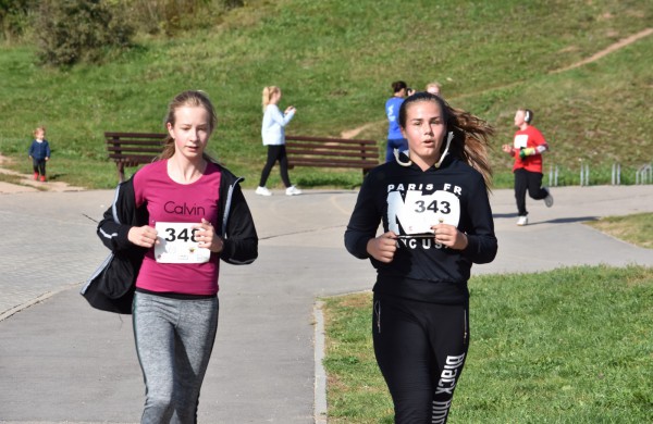 Bėgikai rudens varžyboms vėl rinkosi Jonavoje 
