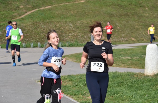Bėgikai rudens varžyboms vėl rinkosi Jonavoje 