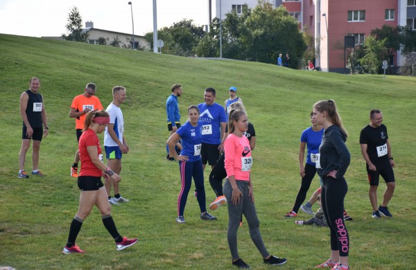 Bėgikai rudens varžyboms vėl rinkosi Jonavoje 