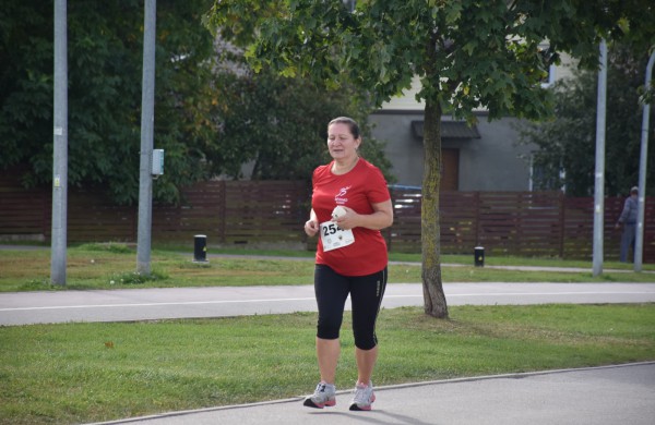 Bėgikai rudens varžyboms vėl rinkosi Jonavoje 