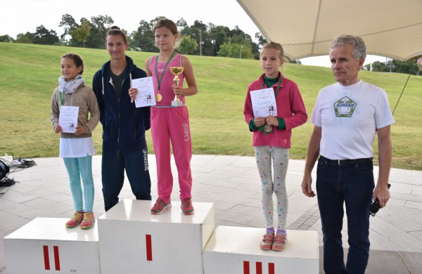 Bėgikai rudens varžyboms vėl rinkosi Jonavoje 