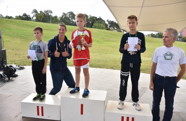 Bėgikai rudens varžyboms vėl rinkosi Jonavoje 