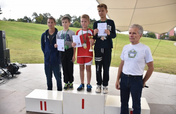 Bėgikai rudens varžyboms vėl rinkosi Jonavoje 