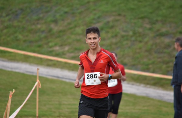 Bėgikai rudens varžyboms vėl rinkosi Jonavoje 