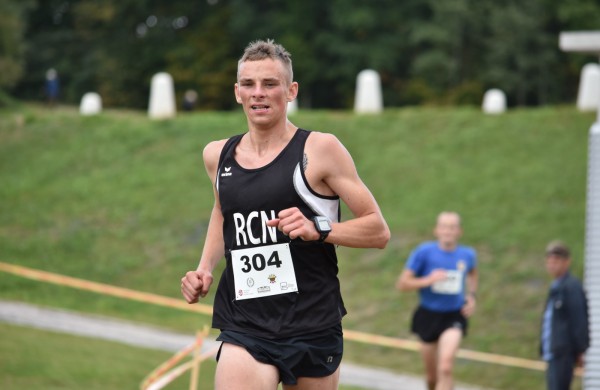 Bėgikai rudens varžyboms vėl rinkosi Jonavoje 